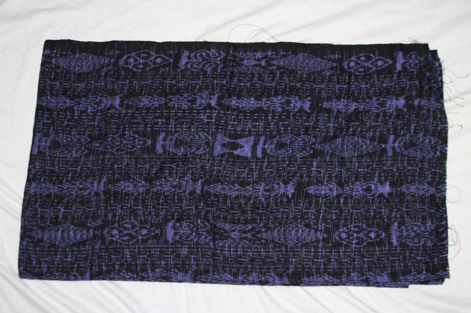Corte Lanciado - Morado Oscuro Jaspeado con Detalles Violetas